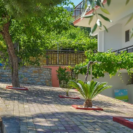 Assos Apartament Kinira