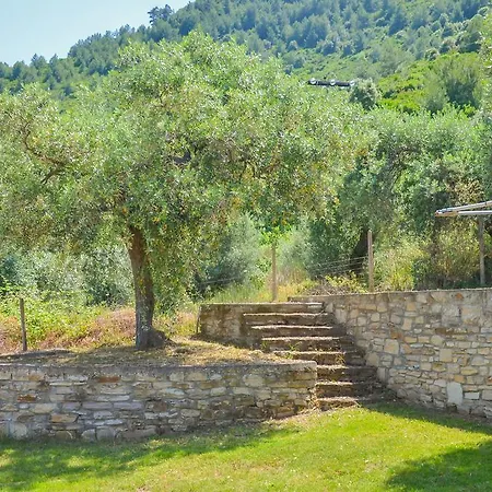 Apartament Assos Kinira