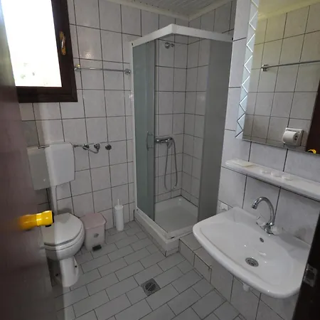 Assos Apartament *
